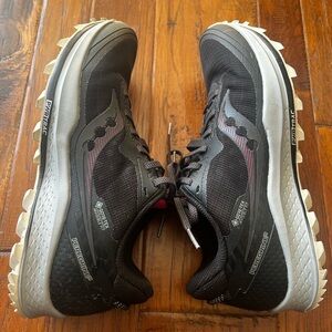 Saucony Peregrine 11 women’s trail shoes. Excellent condition.